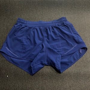 Lululemon size 8 (4 inch) hottie hot shorts